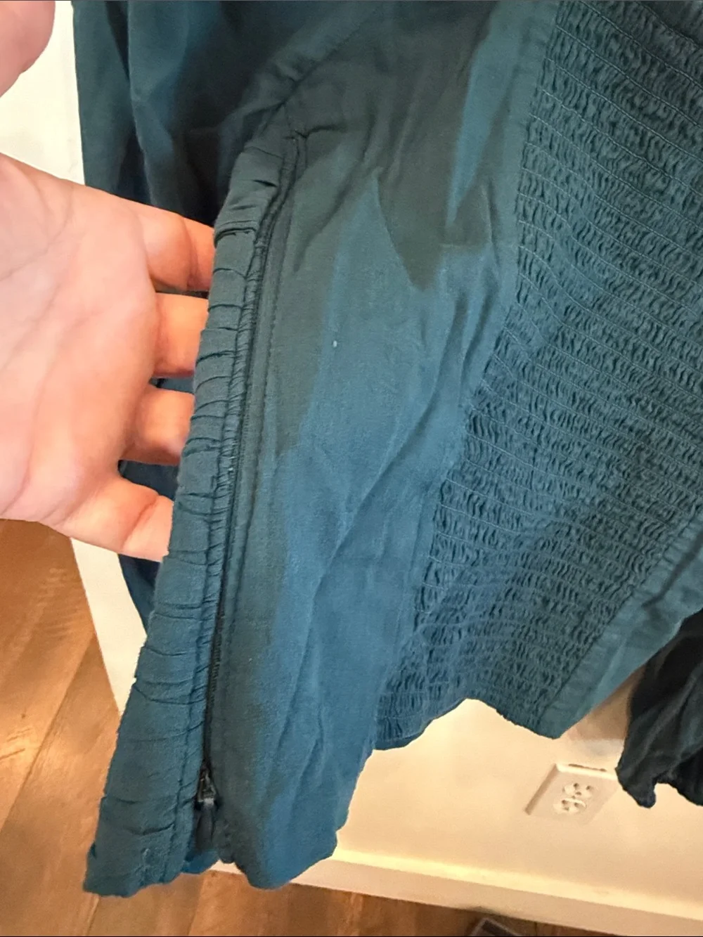 NWT Abercrombie & Fitch XXS Womens Teal Ruched Long Sleeve V-Neck Top